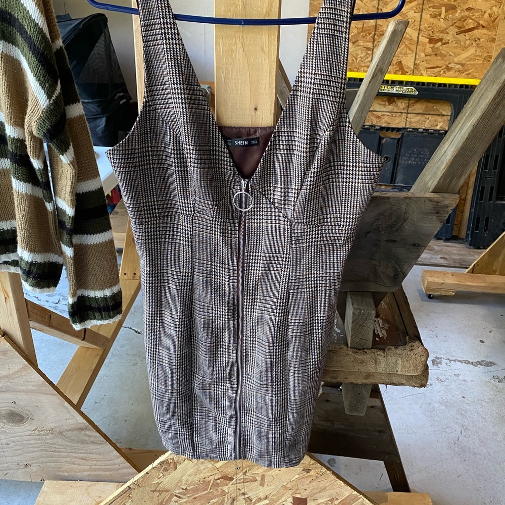 zip up dress